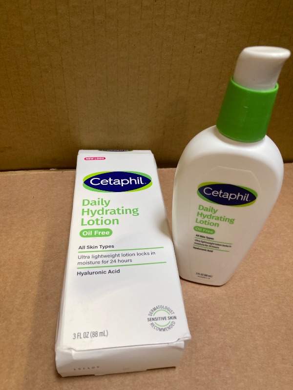 Photo 1 of Cetaphil Daily Hydrating Lotion for Face, With Hyaluronic Acid, 3 fl oz, Lasting 24 Hour Hydration, for Combination Skin, No Added Fragrance, Non-Comedogenic