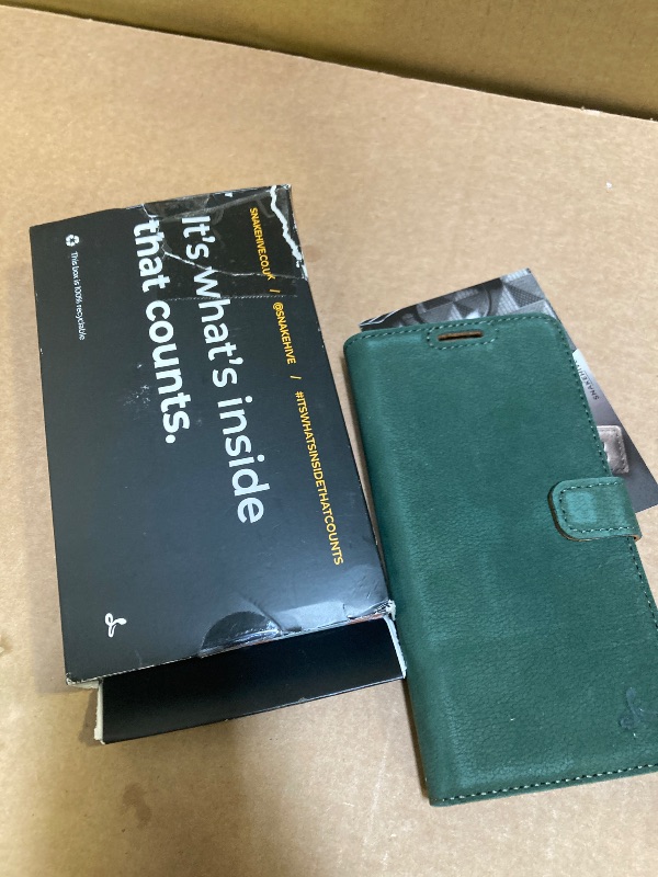 Photo 1 of Snakehive Leather Wallet for Samsung Galaxy S25 - Real Leather Wallet Phone Case - Genuine Leather with Viewing Stand and 3 Card Holder - Flip Folio Cover with Card Slot (Green)