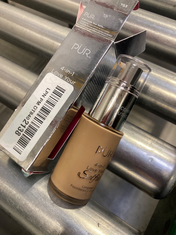 Photo 1 of PÜR MINERALS 4-in-1 Love Your Selfie Longwear Foundation & Concealer, Full Coverage Liquid Foundation, Hydrating Formula, Cruelty Free