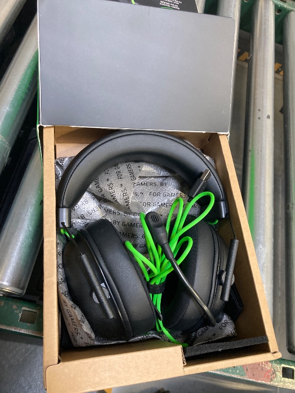 Photo 1 of Razer BlackShark V2 X Wired Gaming Headset with 7.1 Surround Sound, 50mm Drivers, Noise Cancelling Mic