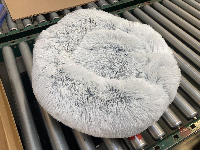 Photo 1 of 20 INCH ROUND FUZZY PET BED, WHITE