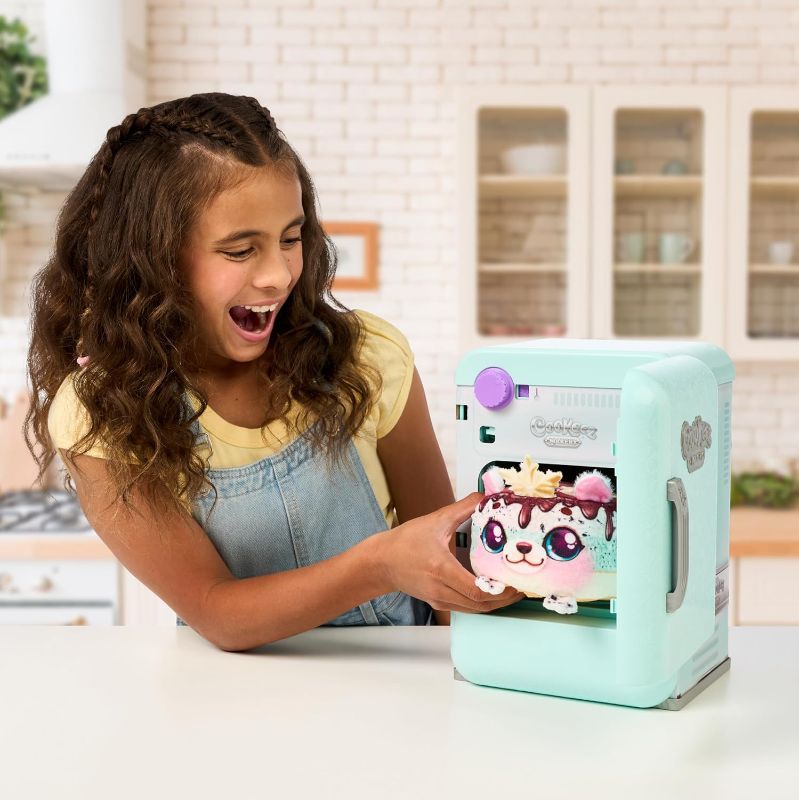 Photo 1 of Freezy Cakez. Mix & Decorate Your Plush Best Friend! Place Your Cake Mix in The Freeze and Be Amazed When A Scented, Shivering, Interactive Plush Friend Comes Out