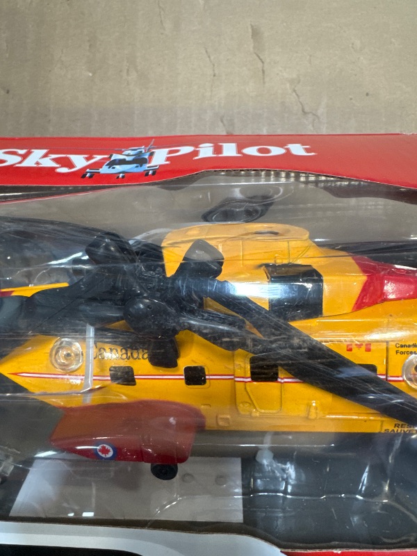 Photo 1 of New Ray AgustaWestland AW101 (EH101) Helicopter Yellow Canada Forces Search & Rescue Sky Pilot Series 1/72 Diecast Model