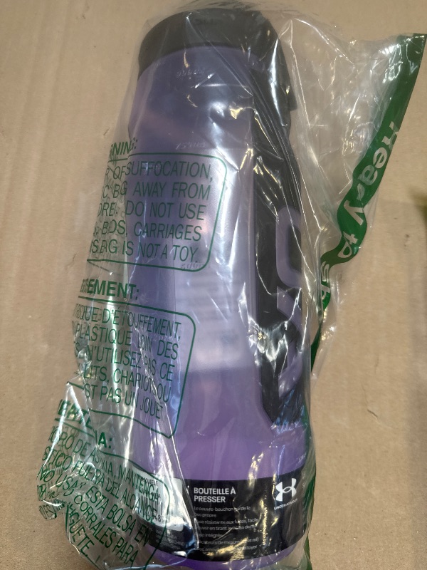 Photo 1 of Under Armour UA 32oz Playmaker Squeeze Octane