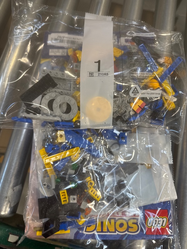 Photo 1 of LEGO Sonic The Hedgehog Cyclone vs. Metal Sonic - Building Toy for Kids, Boys and Girls, Ages 8+ - Mech Suit with Metal Sonic and Tails Minifigures for Pretend Play - Gift Idea for Birthdays - 77002