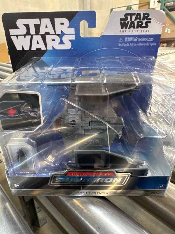 Photo 1 of STAR WARS Micro Galaxy Squadron TIE Silencer - 5-Inch Vehicle with 1-Inch Micro Figure Accessory