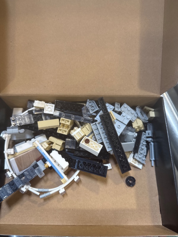 Photo 1 of LEGO Architecture London Skyline Collection 21034 Building Set Model Kit and Gift for Kids and Adults (468 pieces)