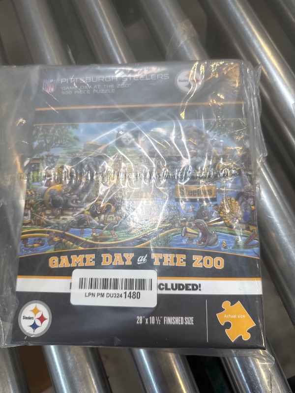 Photo 1 of YouTheFan NFL Pittsburgh Steelers Game Day at The Zoo 500pc Puzzle 28" x 10.5"