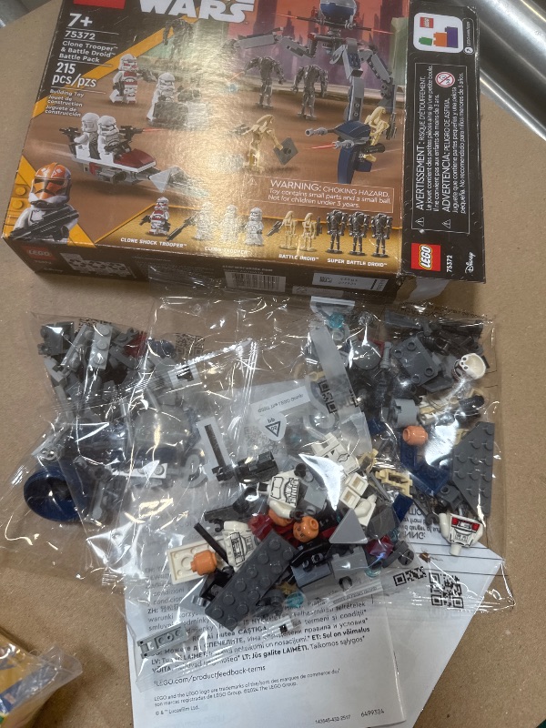 Photo 1 of LEGO Star Wars Clone Trooper & Battle Droid Battle Pack Set for Kids, Buildable Toy Speeder Bike Vehicle, Tri-Droid and Defensive Post, Collectible, Gift for Boys and Girls Aged 7 and Up, 75372