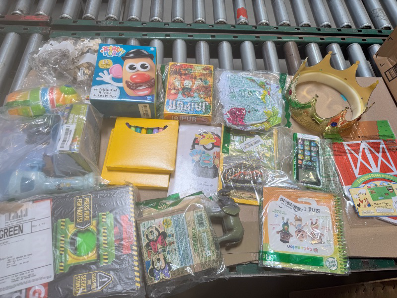 Photo 1 of Box Lot of Miscellaneous Items/Final Sale 