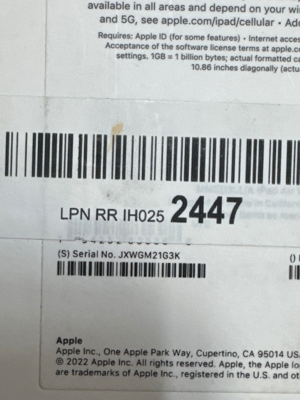 Photo 1 of Apple iPad Air (5th Generation): with M1 chip, 10.9-inch Liquid Retina Display, 256GB, Wi-Fi 6 + 5G Cellular, 12MP front/12MP Back Camera, Touch ID, All-Day Battery Life – Purple