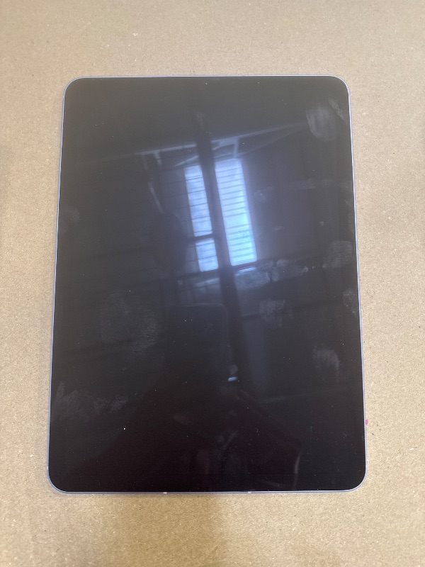 Photo 1 of Apple iPad Air (5th Generation): with M1 chip, 10.9-inch Liquid Retina Display, 256GB, Wi-Fi 6 + 5G Cellular, 12MP front/12MP Back Camera, Touch ID, All-Day Battery Life – Purple