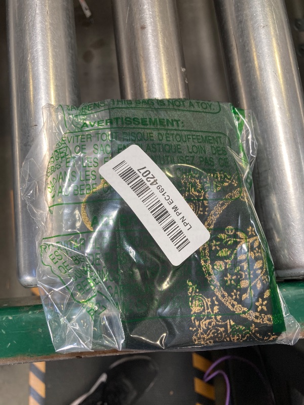 Photo 1 of Indian Consigners Soft Velvet Pouch for Tarot, Altar, Rune, Gift, Crystal, jewelry Wrap Bags for Precious, Sacred and Spiritial Items (Green)