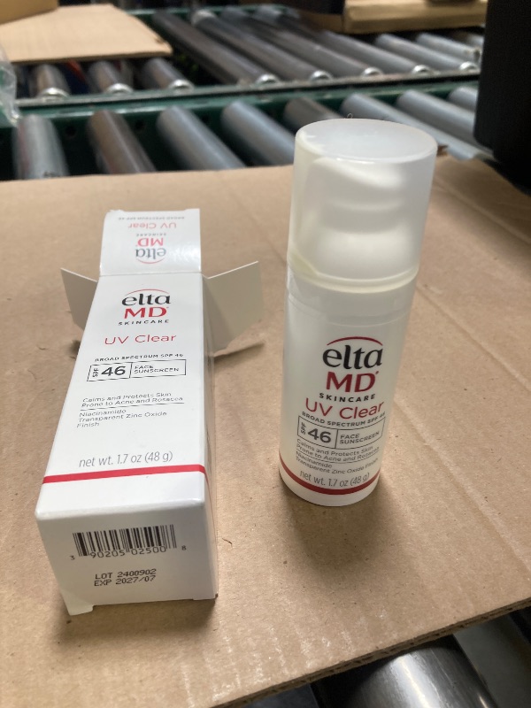 Photo 1 of EltaMD UV Clear Face Sunscreen SPF 46, Oil Free for Face with Zinc Oxide, Dermatologist Recommended Sunscreen Lotion, For Acne-Prone Sensitive Skin, 1.7 oz Pump