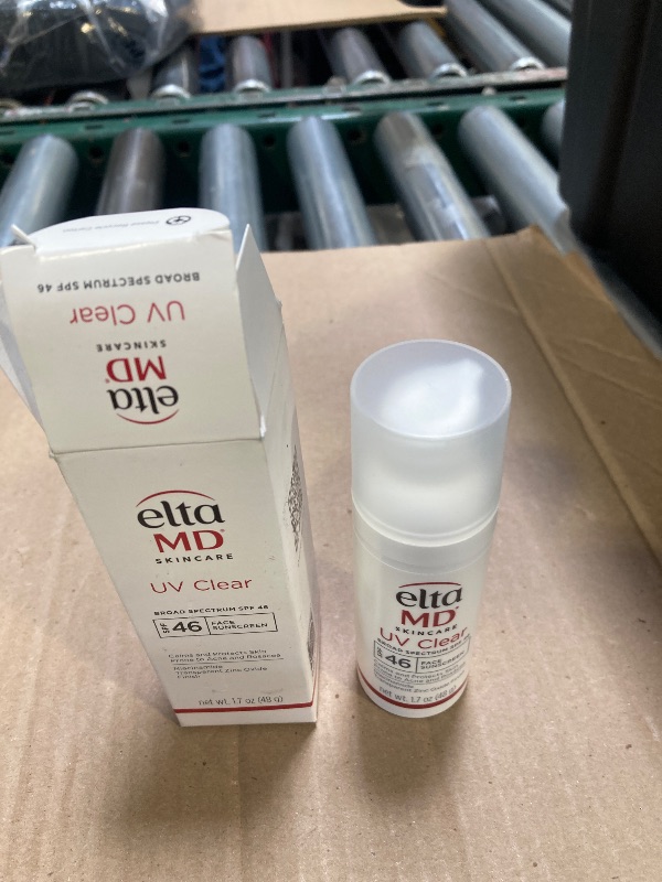 Photo 1 of EltaMD UV Clear Face Sunscreen SPF 46, Oil Free for Face with Zinc Oxide, Dermatologist Recommended Sunscreen Lotion, For Acne-Prone Sensitive Skin, 1.7 oz Pump
