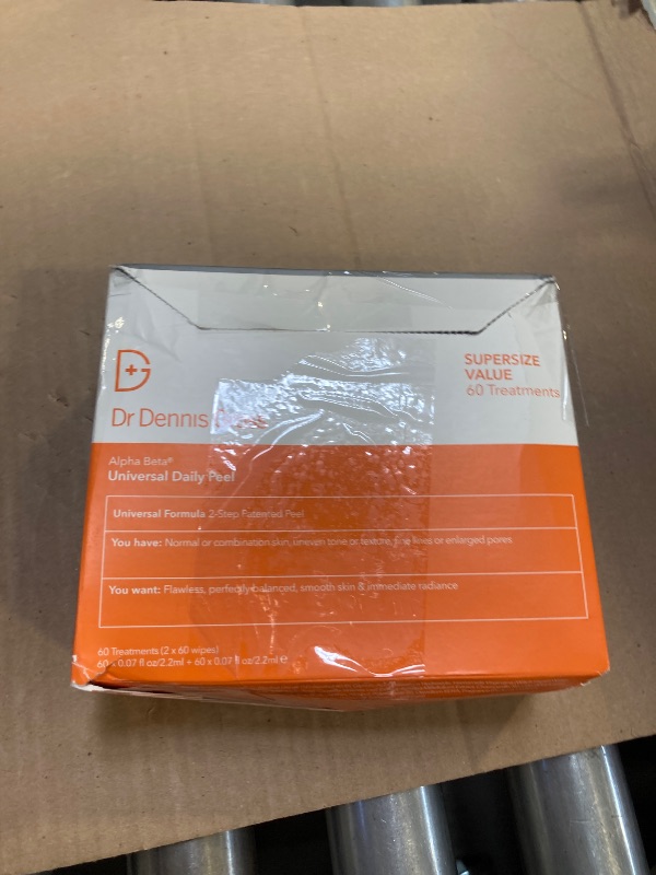 Photo 1 of Alpha Beta Universal Daily Peel by Dr. Dennis Gross for Unisex - 60 Pc Pads