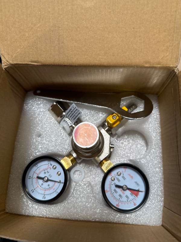 Photo 1 of VEVOR Double Gauge Regulator, CO2 Regulator Gauge with 0-60PSI, Heavy Duty CO2 Gauge Gas System, Draft Beer Regulator with Check Valve, Adjustable Pressure Regulator for Draft Beer Homebrew, CGA320