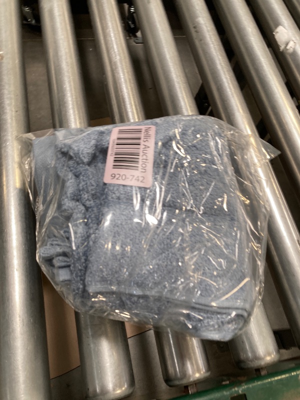 Photo 1 of PACK OF 2 HAND TOWEL AND 2 WASH TOWEL 