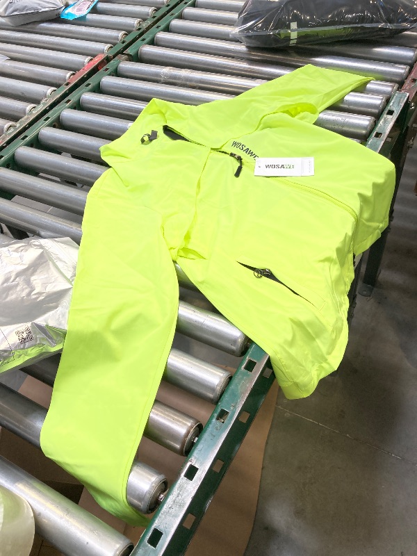 Photo 1 of SIZE LARGE---Women's Xtract Jacket II Lightweight Packable