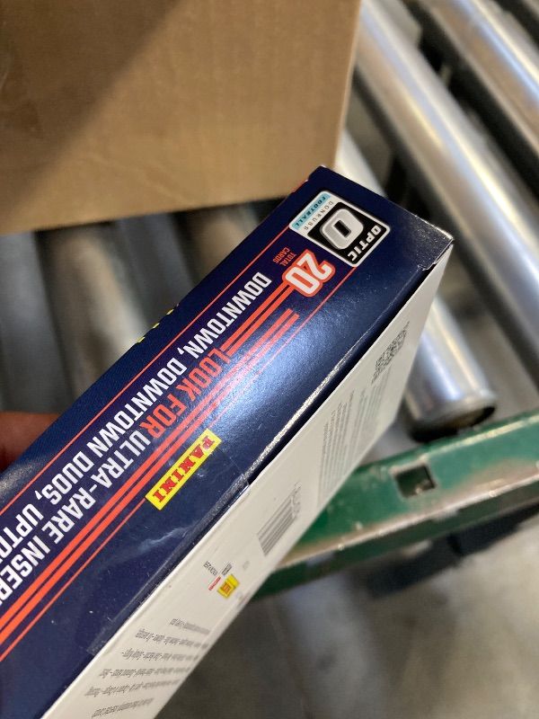 Photo 1 of SEAL-OPEN FOR PICTURE---2024 Panini Donruss Optic NFL Football Hanger Box Purple Scope (Sealed)