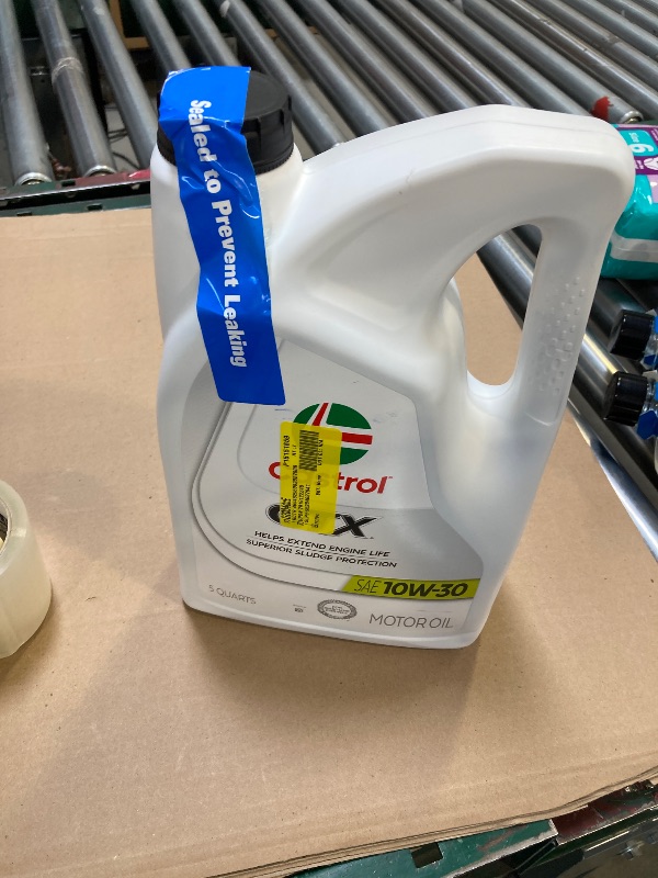 Photo 1 of 5 Quarts Castrol GTX 10W-30 Conventional Motor Oil Extended Engine Life 15FD27