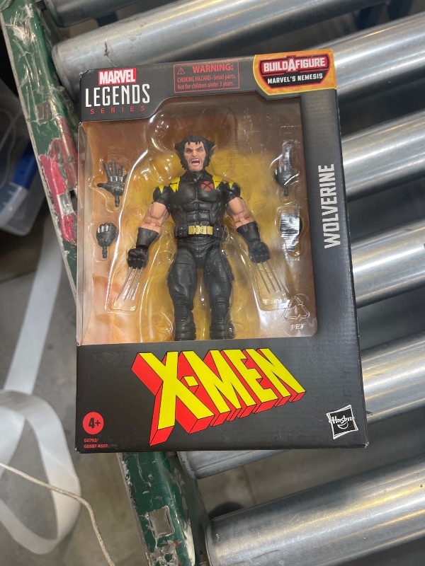 Photo 1 of Marvel Legends Series Wolverine, X-Men Comics Collectible 6-Inch Scale Action Figure