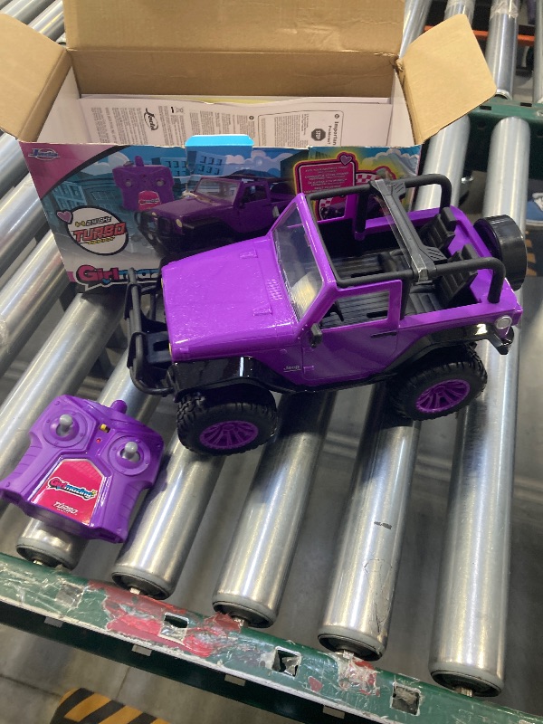 Photo 1 of Jada Toys GIRLMAZING Jeep R/C Vehicle (1:16 Scale), Purple