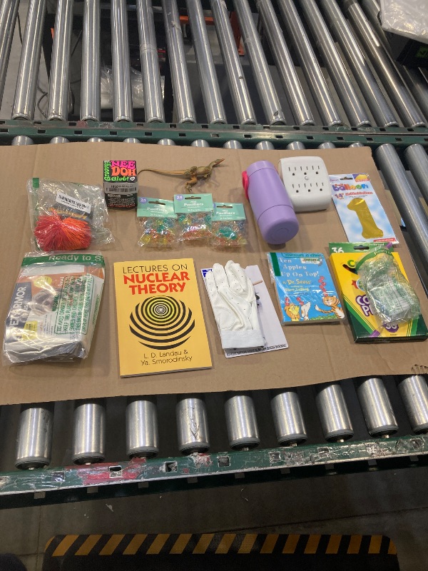 Photo 1 of bag lot misc items 