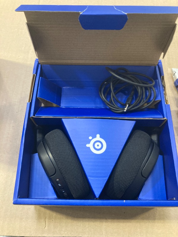 Photo 1 of SteelSeries New Arctis Nova 1P Multi-System Gaming wired Headset — Hi-Fi Drivers — 360° Spatial Audio — Comfort Design — Durable — Lightweight—Noise-Cancelling Mic — PS5/PS4, PC, Xbox, Switch - Black