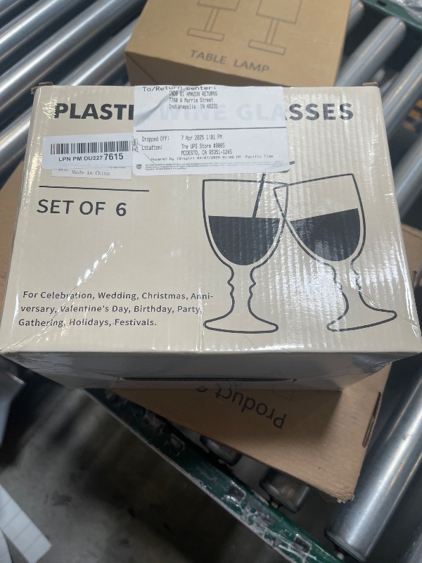 Photo 1 of plastic wine glasses