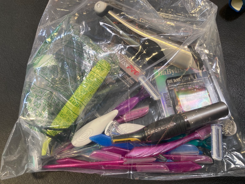 Photo 1 of Beauty Shaving Men and Women Razors Products Bundle / Final Sale 