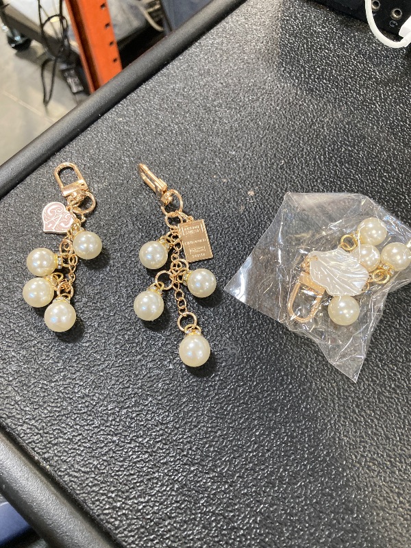 Photo 1 of 3Pcs Cute Keychains for Women, Aesthetic Keychain Charms with Ring and Clip Keychain Car Key Ring Accessories Key Chains Purse Bag Charms for Handbag Wallet Backpack