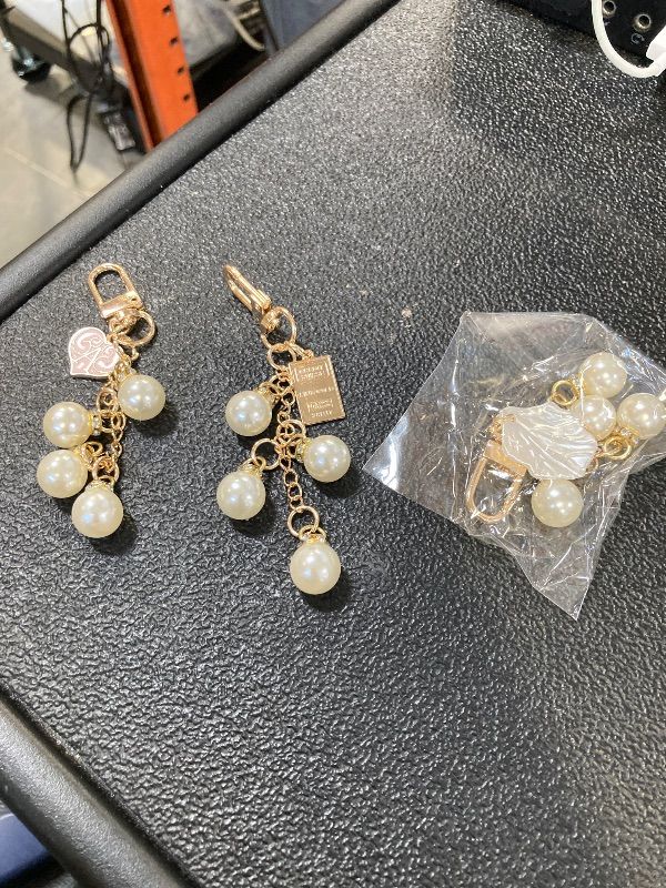 Photo 1 of 3Pcs Cute Keychains for Women, Aesthetic Keychain Charms with Ring and Clip Keychain Car Key Ring Accessories Key Chains Purse Bag Charms for Handbag Wallet Backpack
