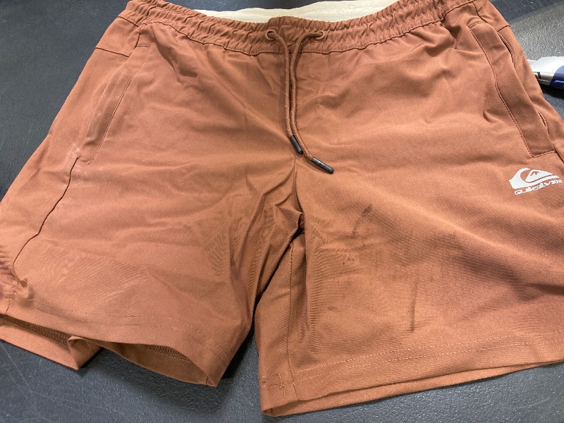 Photo 1 of Quiksilver Men's regular fit shorts size M
