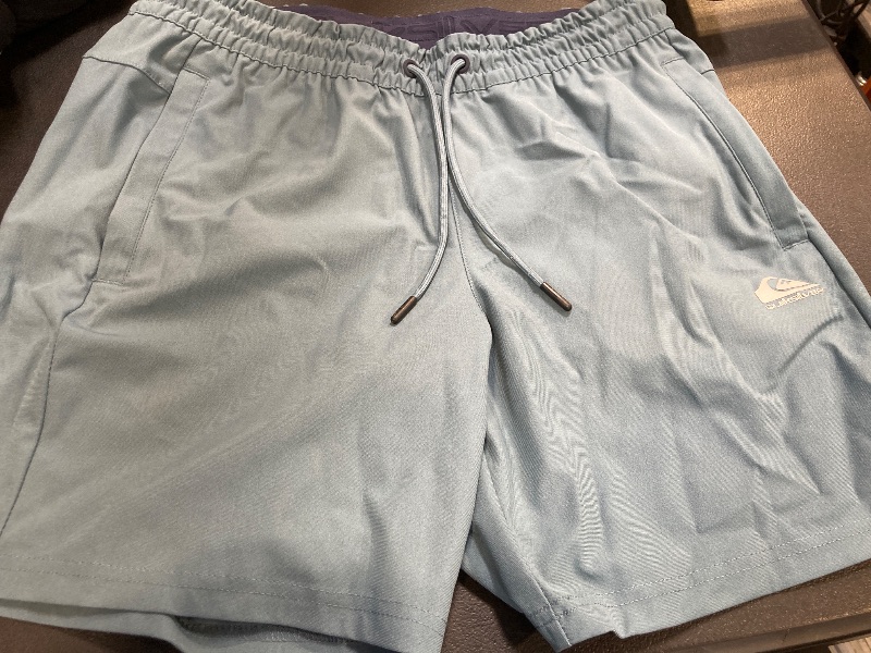 Photo 1 of Quiksilver Men's Taxer Amphibian 18 Hybrid Shorts M