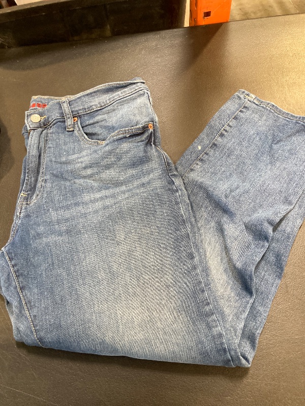 Photo 1 of Lucky Brand Men's Athletic Straight Jean 32X30