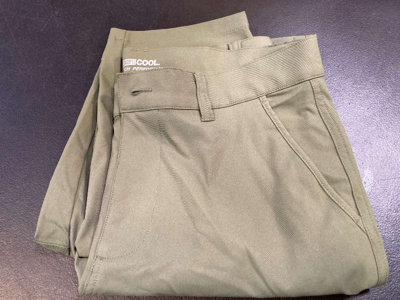 Photo 1 of 32 Degrees Men's Cool Regular Fit Performance Pants Green - size W30 x L29