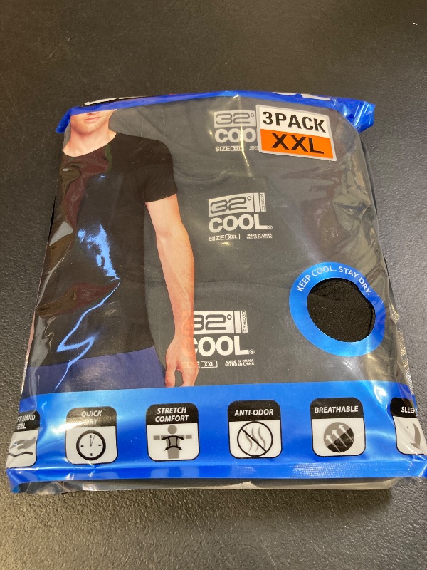Photo 1 of 32 Degrees Cool Men's 3 Pack Short Sleeve Crew Neck T-Shirts  (Regular, Black, XX-Large)