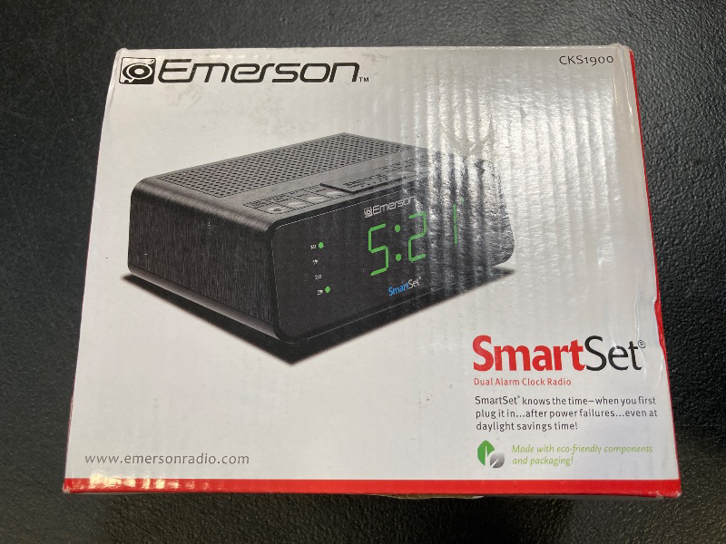 Photo 1 of Emerson SmartSet Dual Alarm Clock Radio with AM/FM Radio, Dimmer, Sleep Timer and .9" LED Display, CKS1900