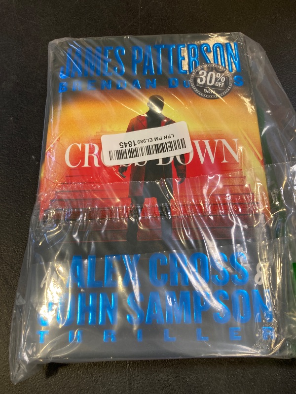 Photo 1 of Cross Down: An Alex Cross and John Sampson Thriller