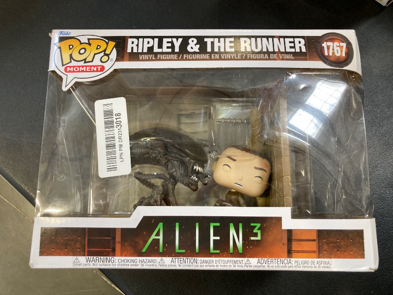 Photo 1 of Funko Pop Moment: Alien 3- Ellen Ripley & The Runner - Alien Classic - Collectable Vinyl Figure / Final Sale 