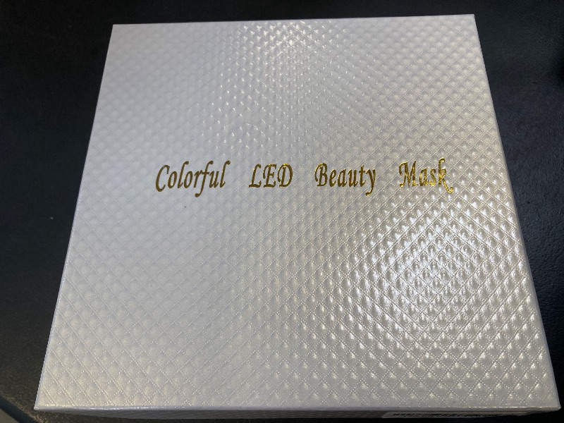Photo 1 of SDKWDH Red Light Therapy for Face, Led Face Mask Light Therapy, 7-1 Colors LED Facial Skin Care Mask * no cord