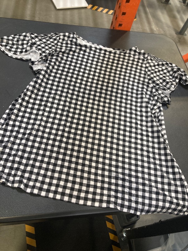 Photo 1 of Lis Claiborne Women's Black And White Plaid Shirt  Size L