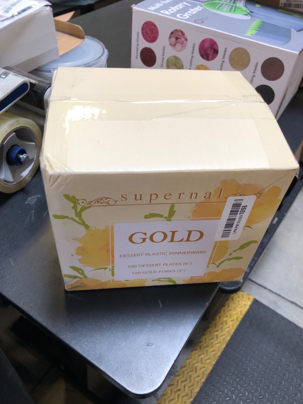 Photo 1 of Supernal 200Pcs 6" Dessert Plates Gold Glitter with Gold Plastic Forks 5.7",Plastic Square Plates for 100 Guests,Party Plastic Salad Plates Appetizer Square Plates Suit for Party, Wedding, Birthday
