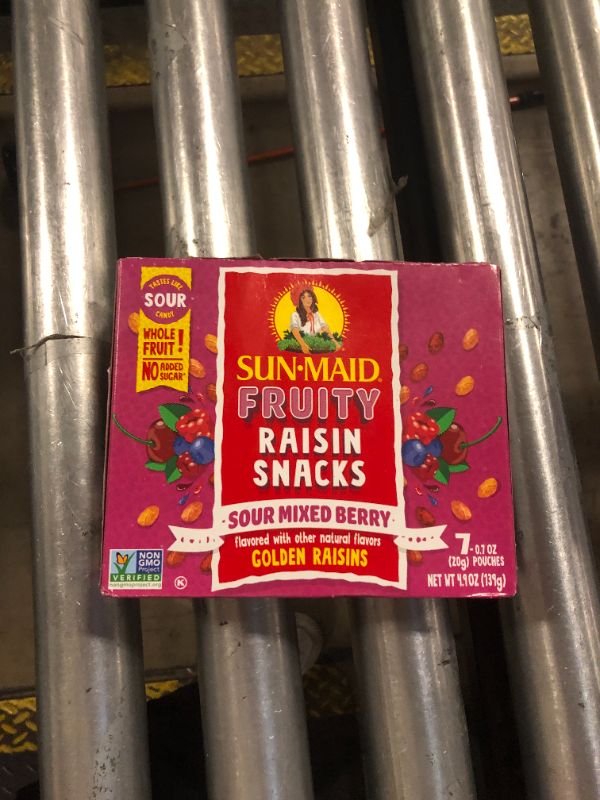 Photo 1 of Sun-Maid Raisin Snacks, Fruity, Sour Mixed Berry - 7 pack, 0.7 oz pouches