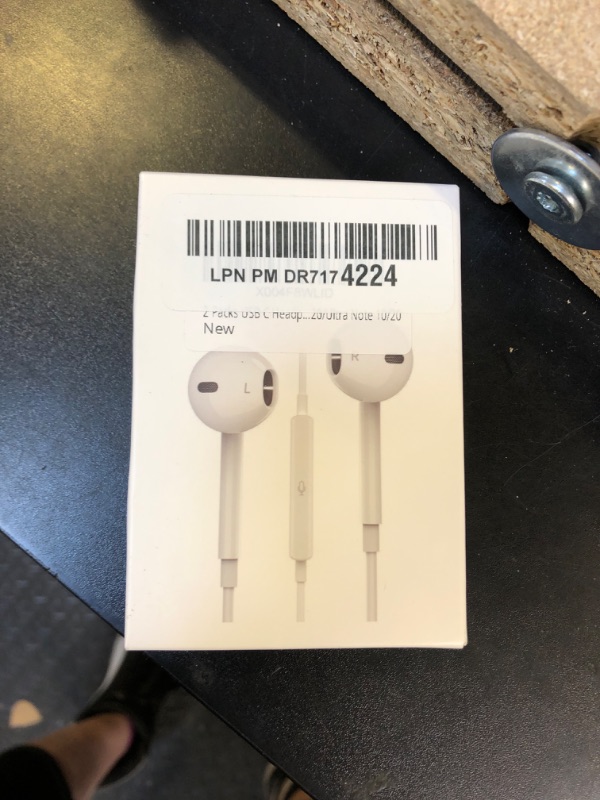 Photo 1 of 2 Packs USB C Headphones for iPhone 16/15 Pro Max Plus Type C Earbuds Wired Earphones with Mic & Remote Control Noise Cancelling for iPhone 16/15 pro, iPad Pro, Galaxy S23/S22/S21/S20/Ultra Note 10/20