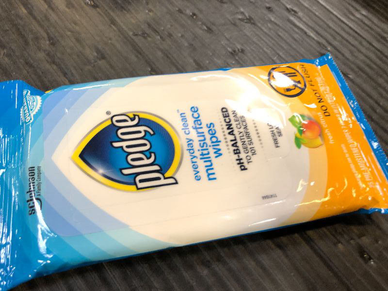 Photo 1 of Pledge Multisurface Cleaning Wipes, pH Balanced, Fresh Citrus, 25 Count (1 Pack of 25pcs Total Wipes)