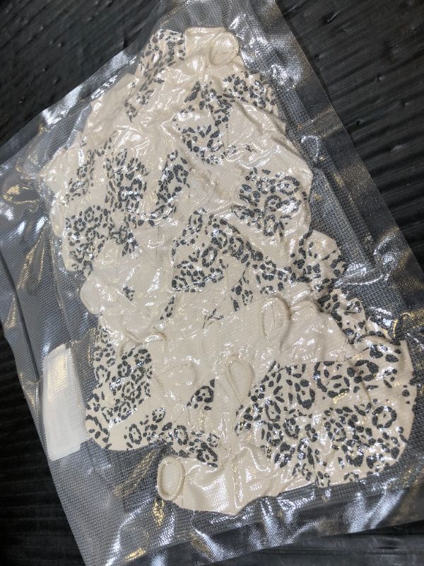 Photo 1 of Gejoy 36 Pcs Cheetah Balloons Leopard Print Balloons Spots Latex Leopard Jungle Animal Decorations for Cheetah Zoo Theme Birthday Party Supplies (Silver)