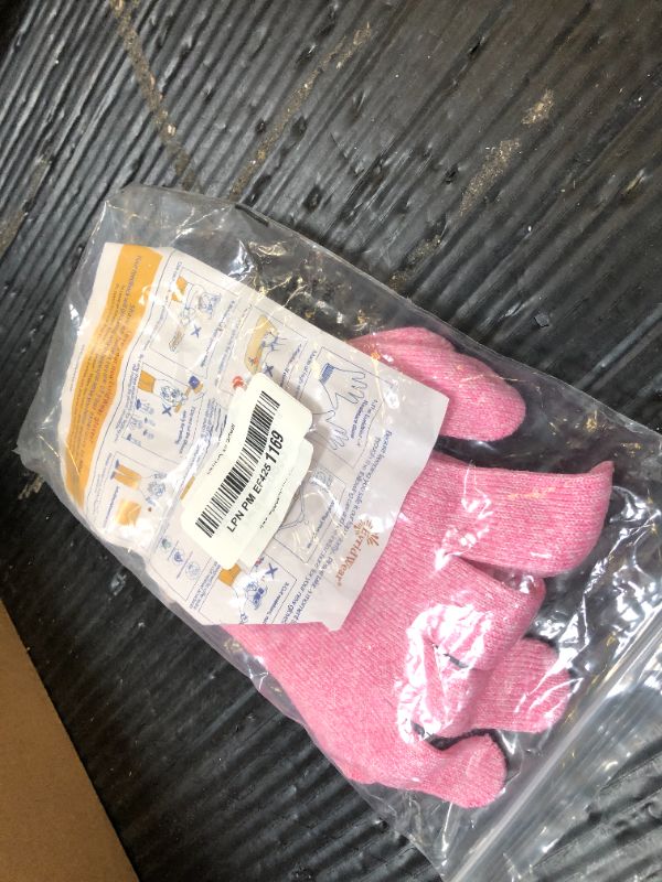 Photo 1 of Evridwear Cut Resistant Gloves Food Grade Level 5 Kitchen Safety Protection (Small, Pink)