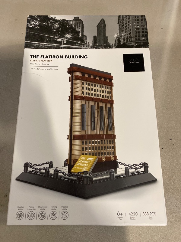 Photo 1 of Architecture Flatiron Building 21023 Building Kit
